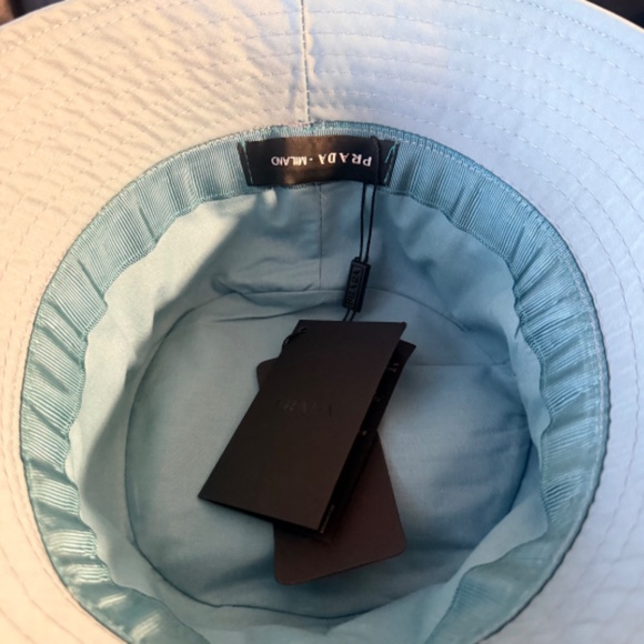 WOMEN'S PRADA BLUE RE-NYLON BUCKET HAT LOGO PLAQUE ONE SIZE - Picture 3 of 5